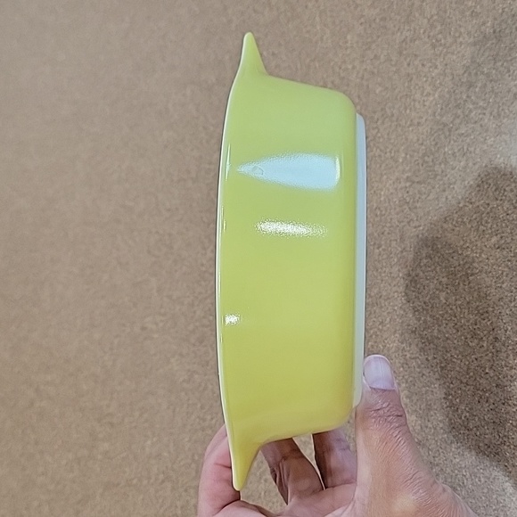 Vintage Pyrex 1 Pint Yellow Casserole Dish!! - Picture 16 of 16